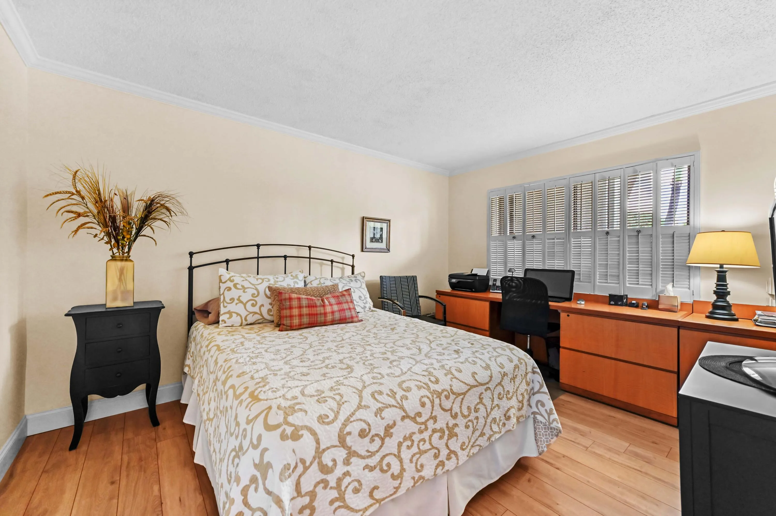 27 Bedroom 03