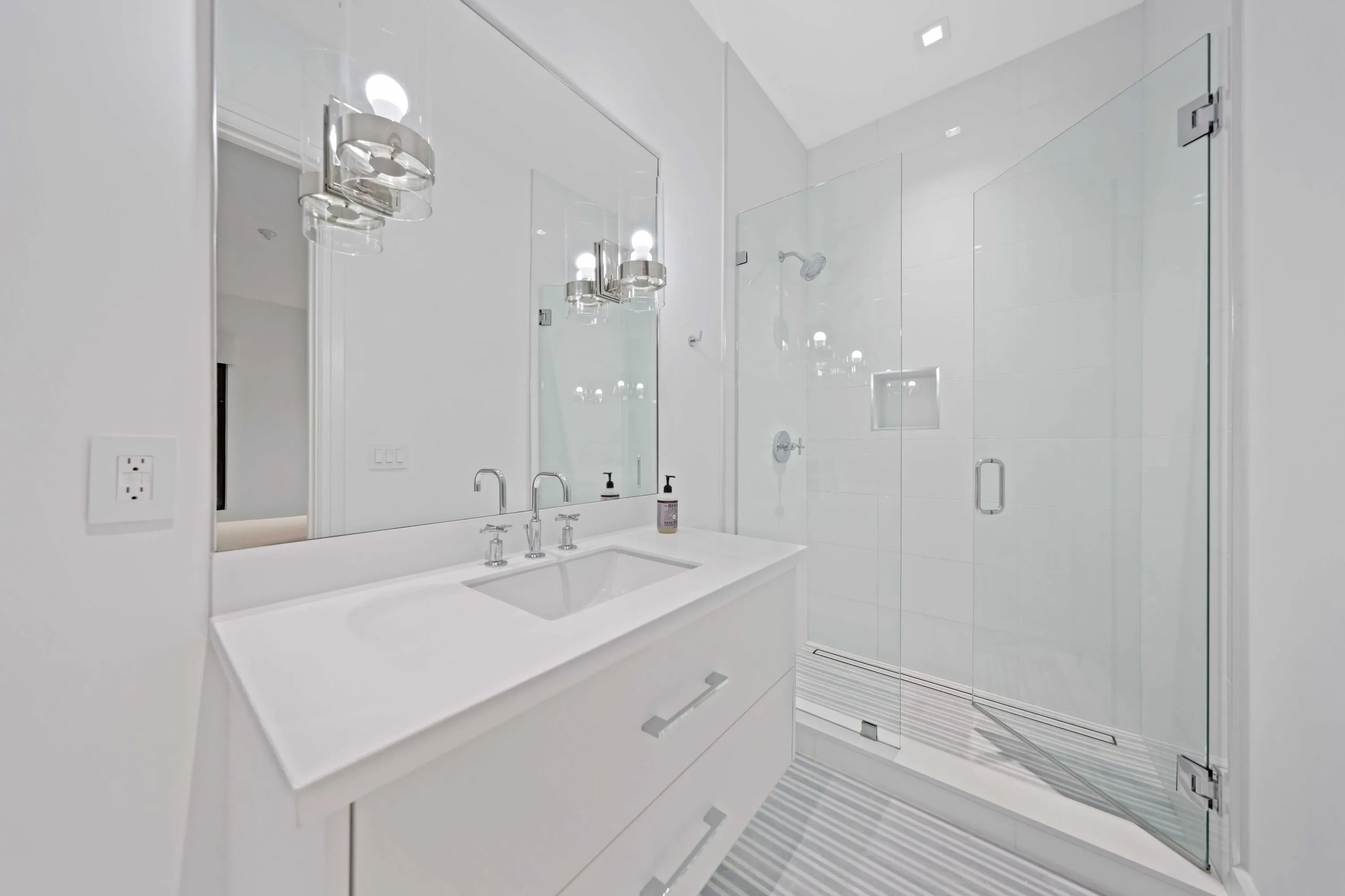 BATHROOM #4