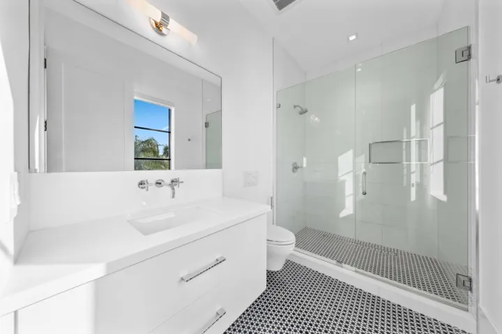 BATHROOM #5