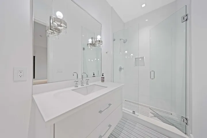BATHROOM #4