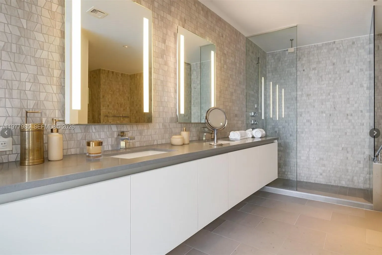 Property photo 344