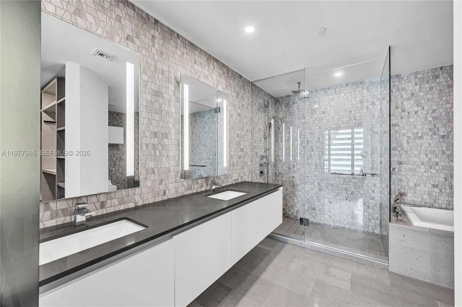 Property photo 236