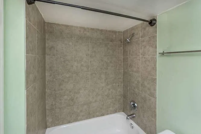 grand isles bathroom 1