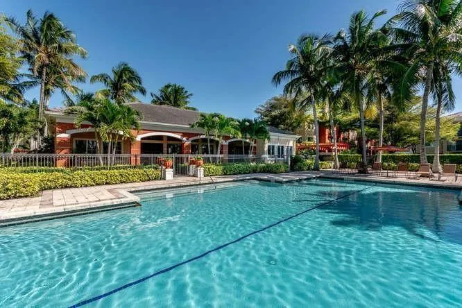 grand isles pool