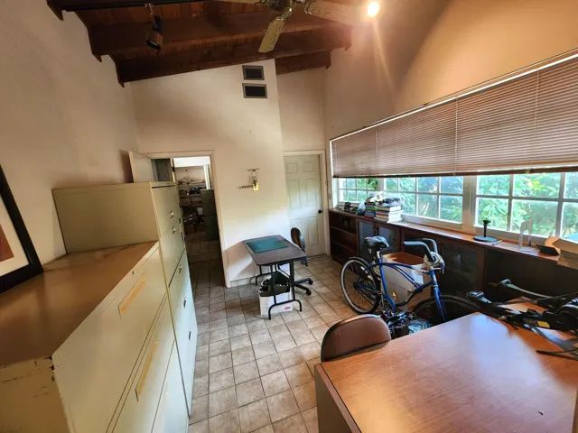 deal office/bedroom