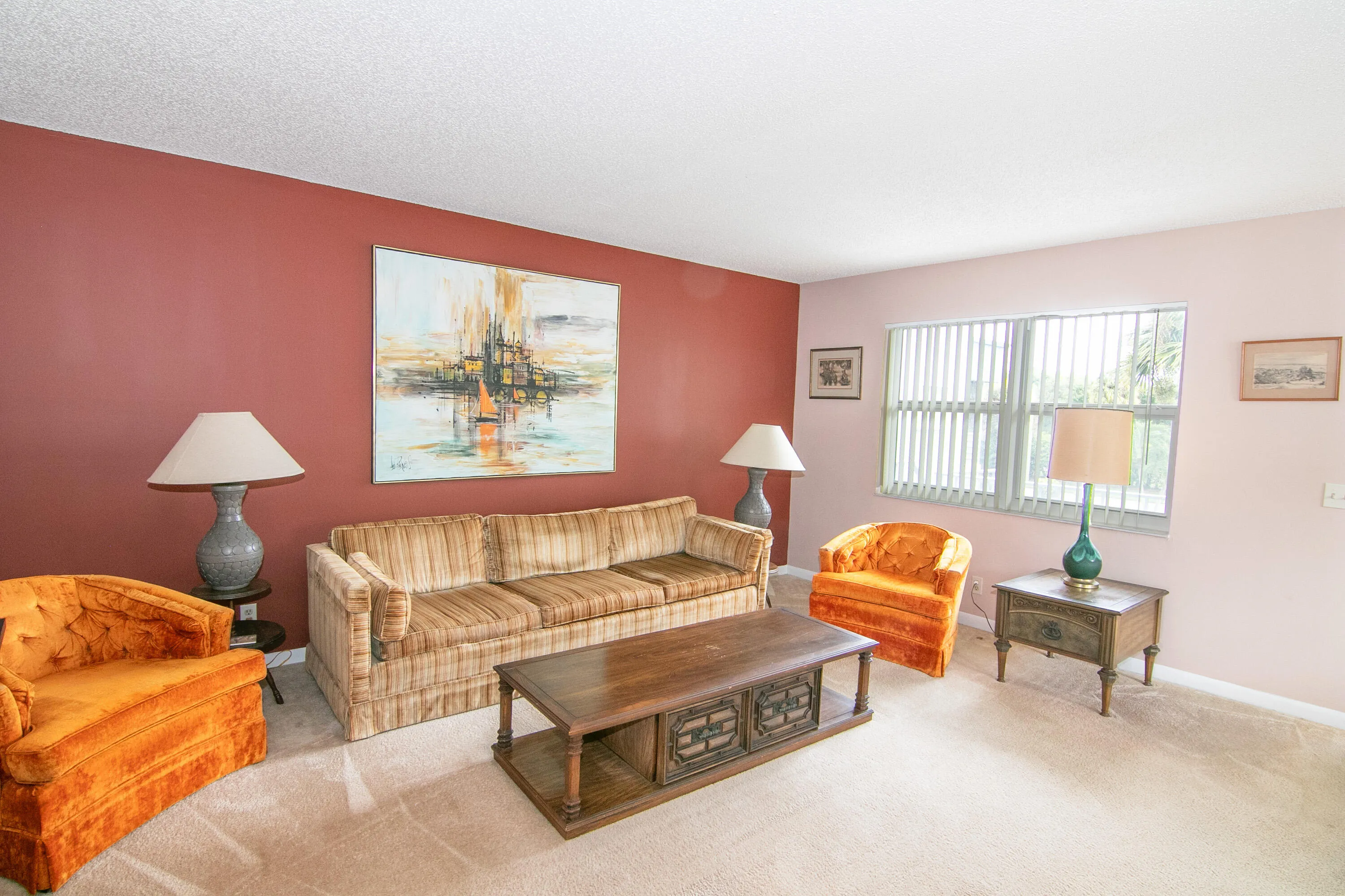 LIVINGROOM