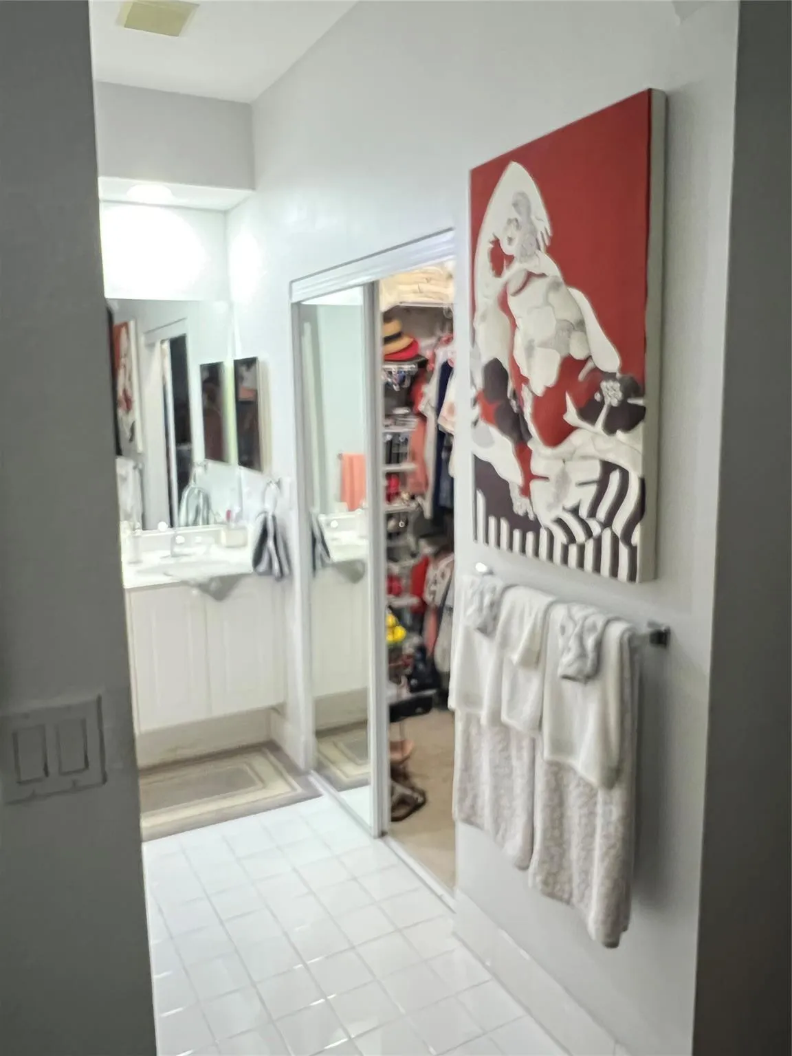 Master room bathroom