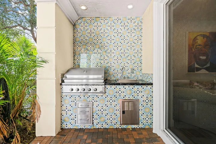 Outdoor Grill/Sink