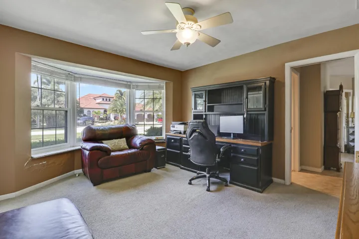 Bedroom/office