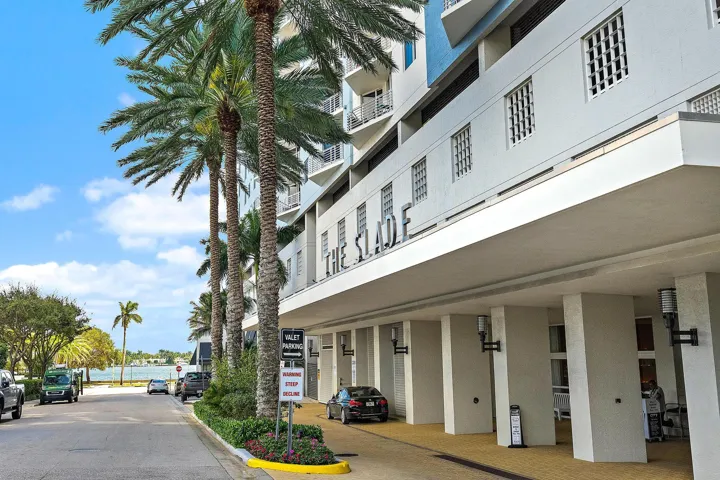 1515 N Flagler Dr ph l7-24
