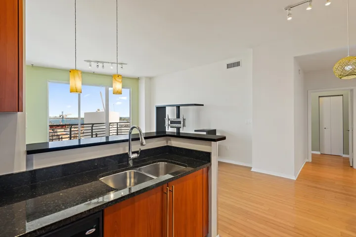 1515 N Flagler Dr ph l7-5
