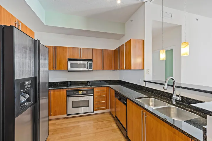 1515 N Flagler Dr ph l7-4