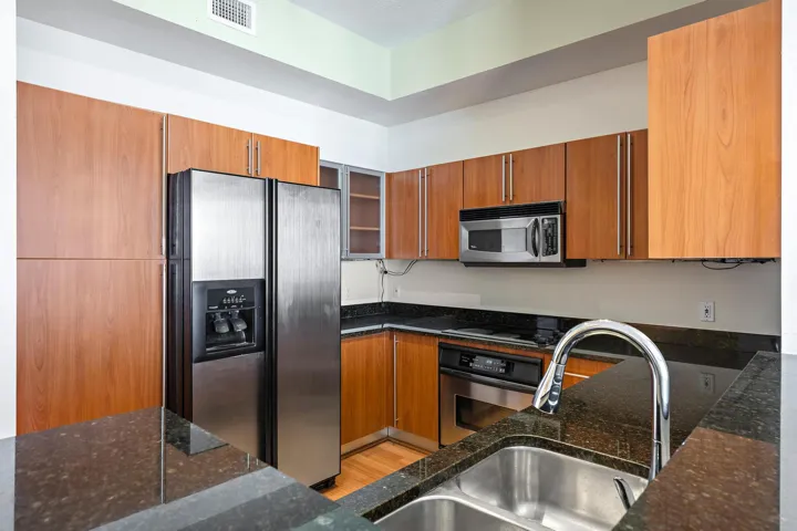 1515 N Flagler Dr ph l7-7