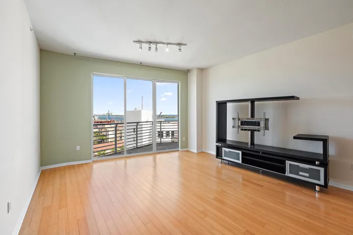 1515 N Flagler Dr ph l7-8