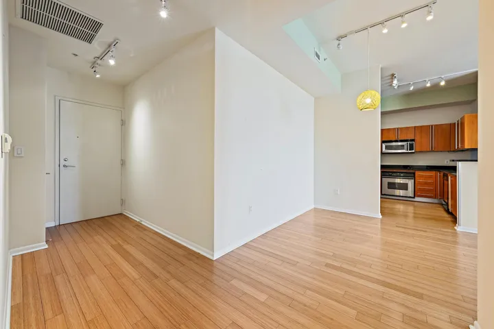 1515 N Flagler Dr ph l7-14