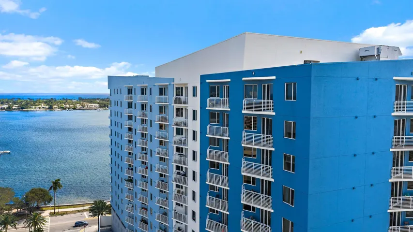 1515 N Flagler Dr ph l7-30