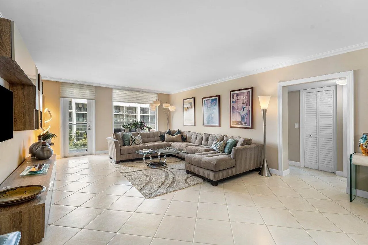008-3450SouthOceanBoulevard-501-PalmBeac