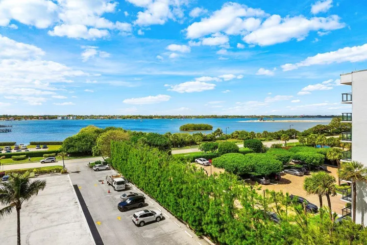033-3450SouthOceanBoulevard-501-PalmBeac