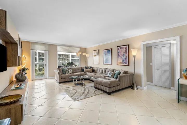 008-3450SouthOceanBoulevard-501-PalmBeac