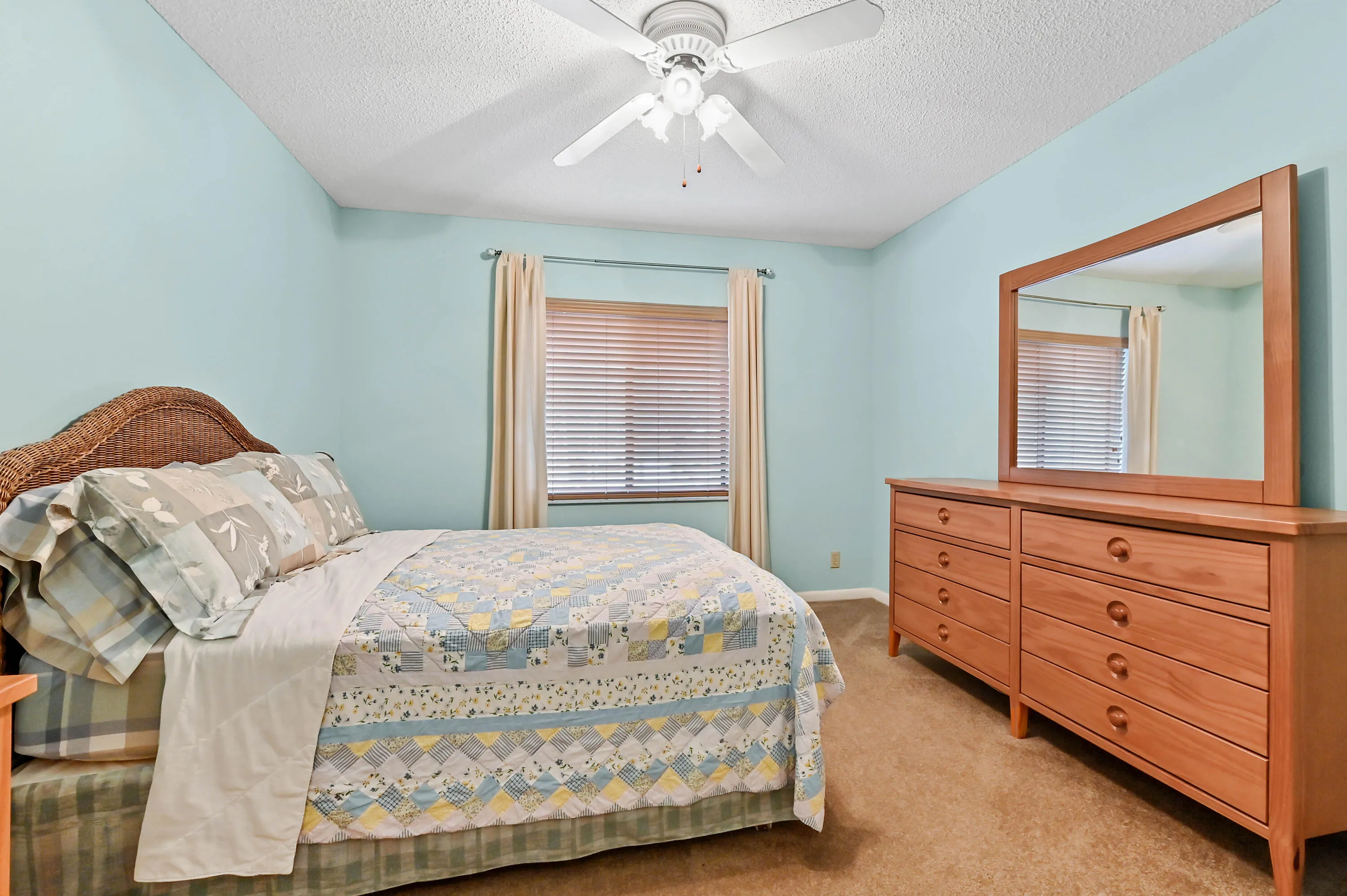 21 Bedroom 01