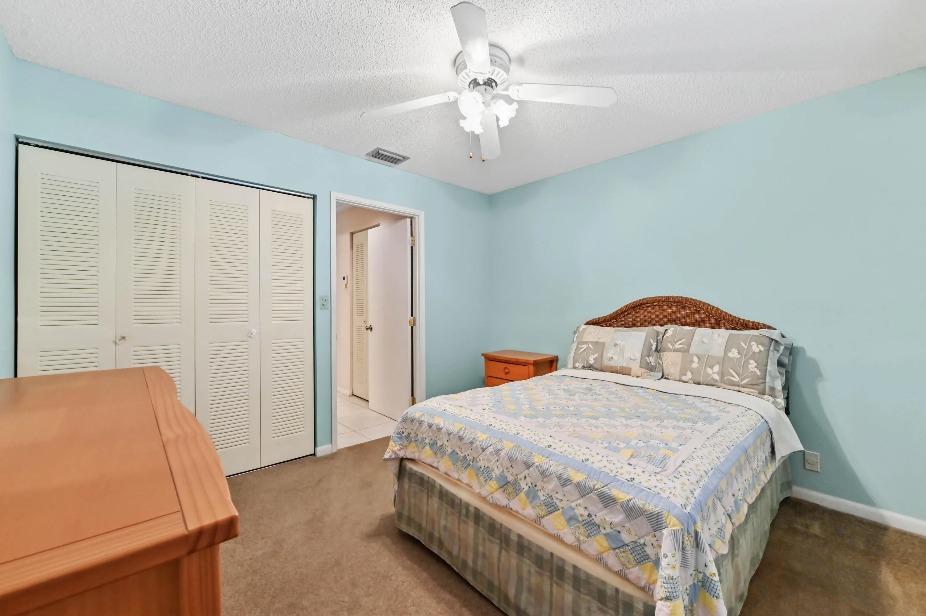 22 Bedroom 02