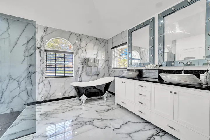 Luxury Bathroom fit for Royalty