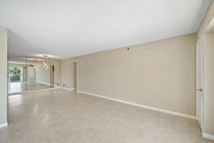 027-3301SouthOceanBoulevard-207-Highland
