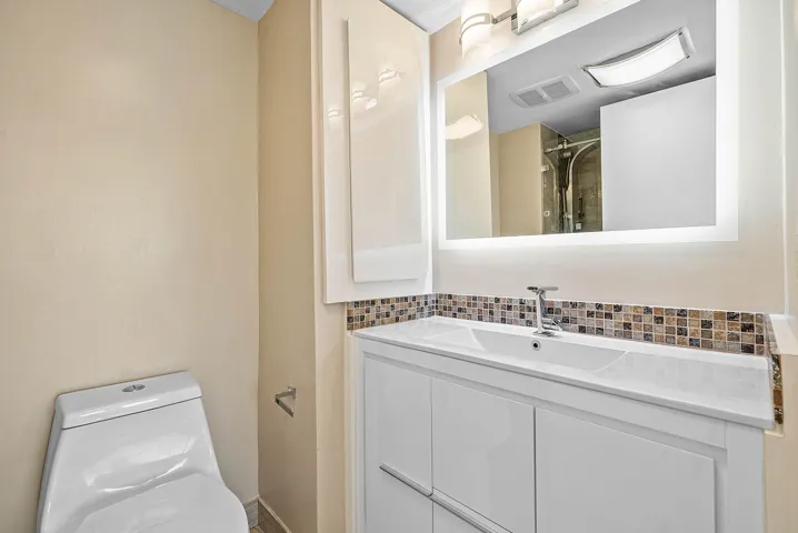 015-3301SouthOceanBoulevard-207-Highland
