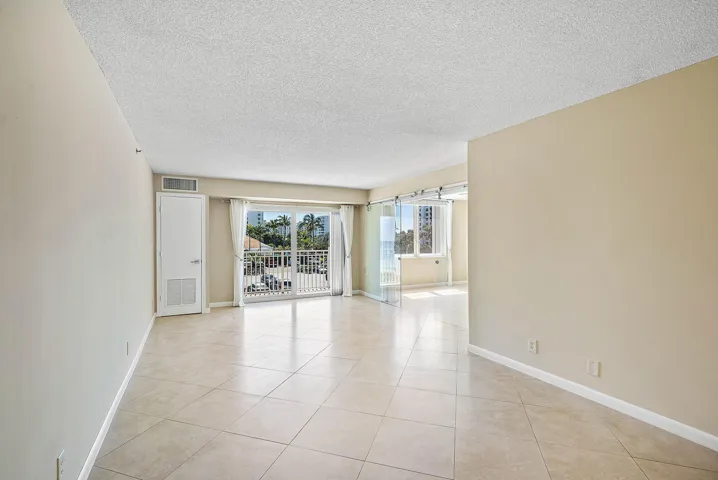 024-3301SouthOceanBoulevard-207-Highland
