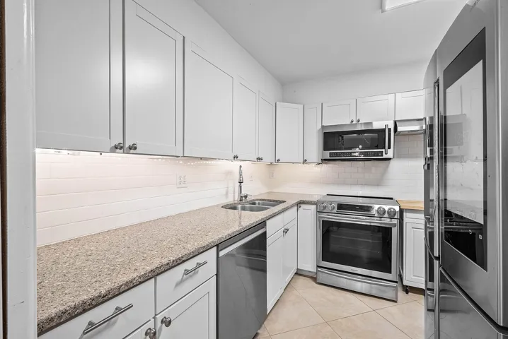 003-3301SouthOceanBoulevard-207-Highland