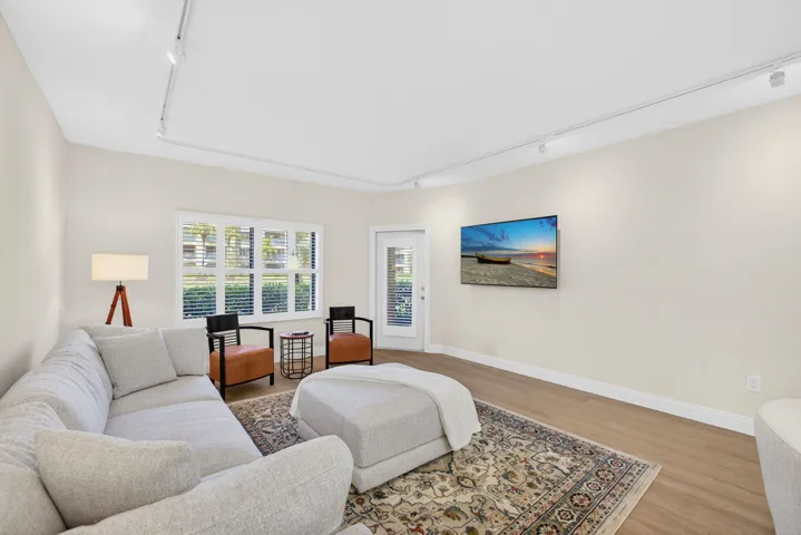 10-web-or-mls-5D1A2820