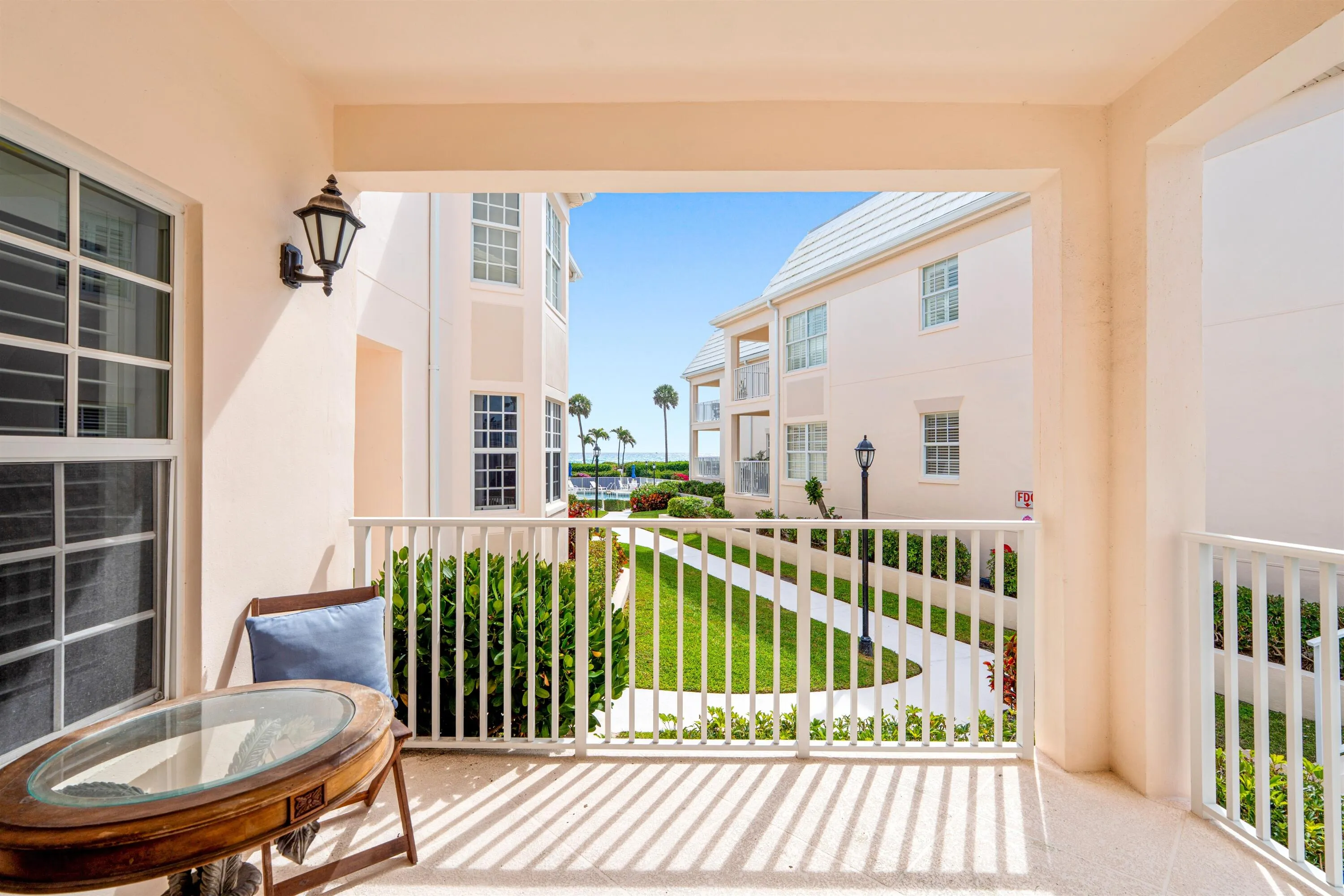 BALCONY_TO_VIEW_DT