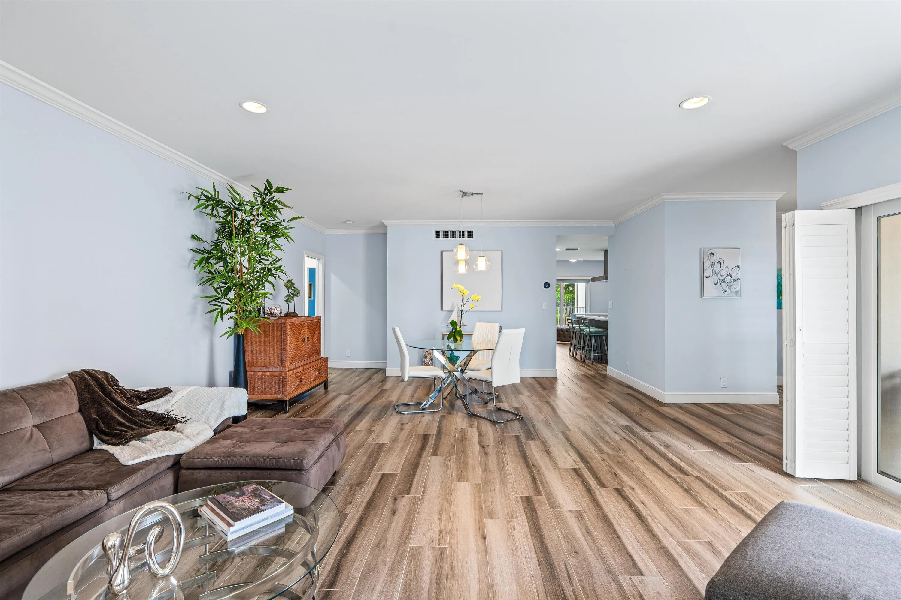 LIVING_ROOM_IN_DT