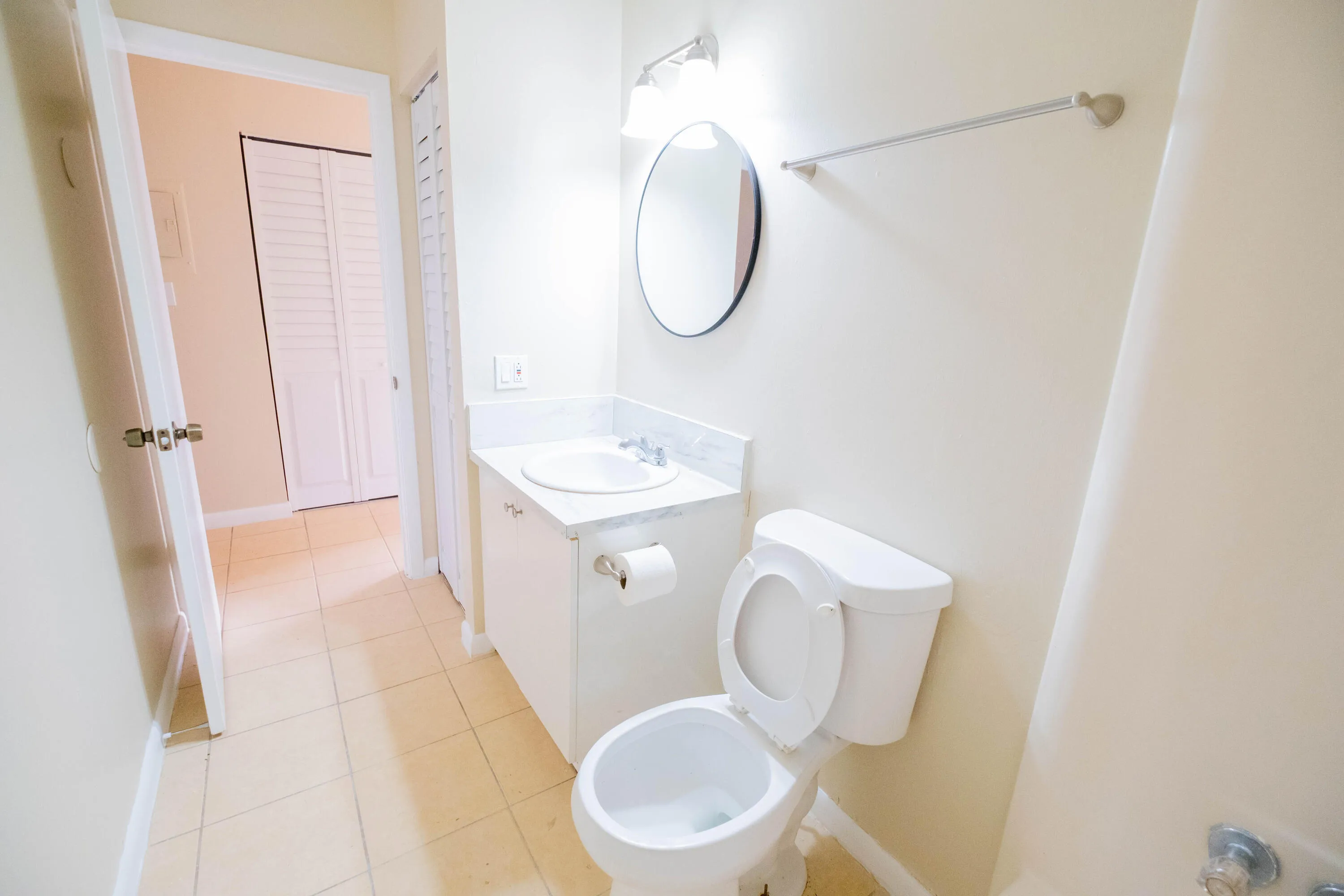 4763 ORLEANS_2ND BATHROOM 2