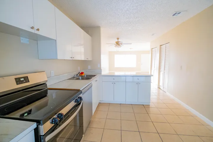 4763 ORLEANS_KITCHEN 2