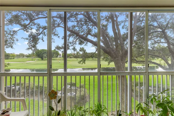Spectacular Golf and Lake views