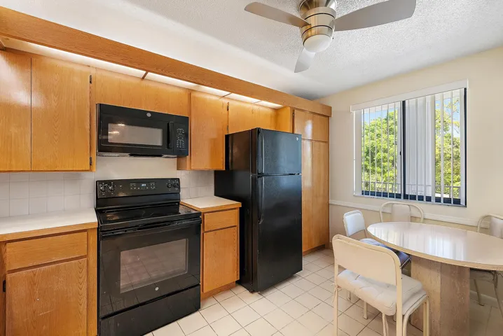 Kitchen 1 (1)