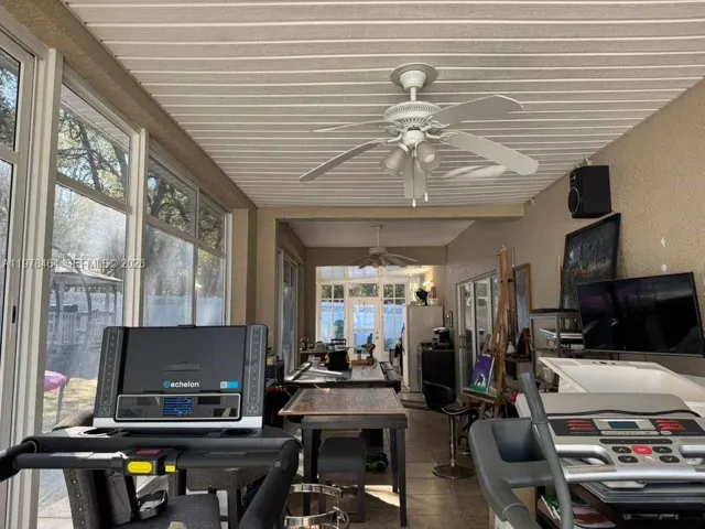 Spacious Enclosed Lanai