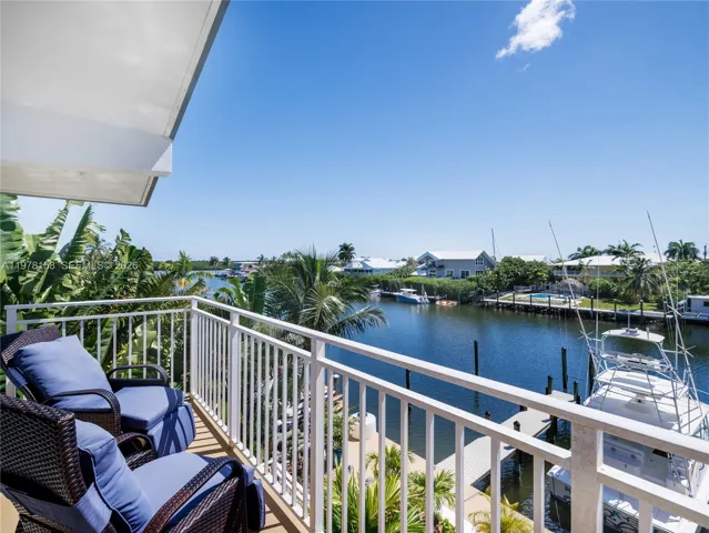 Balcony canal side