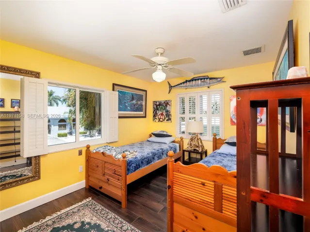 Bedroom 2nd floor
