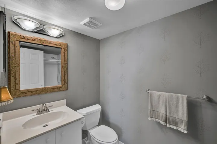 SECOND BATHROOM EN SUITE