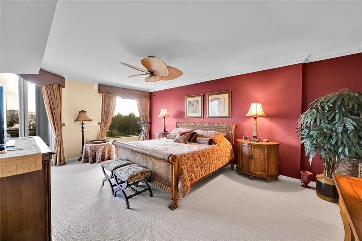 MAIN BEDROOM