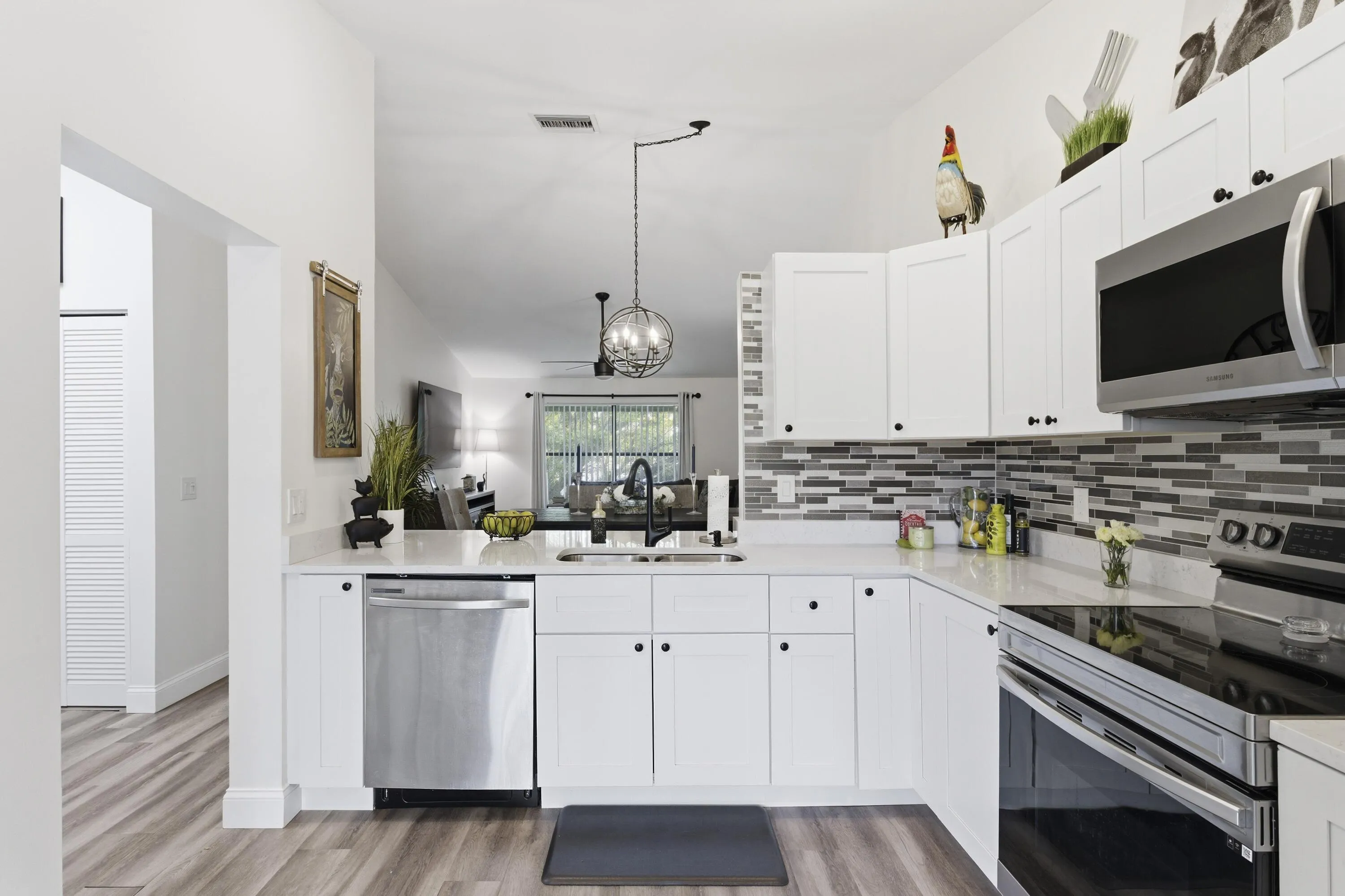 White Shaker Cabinets - Quartz Counters