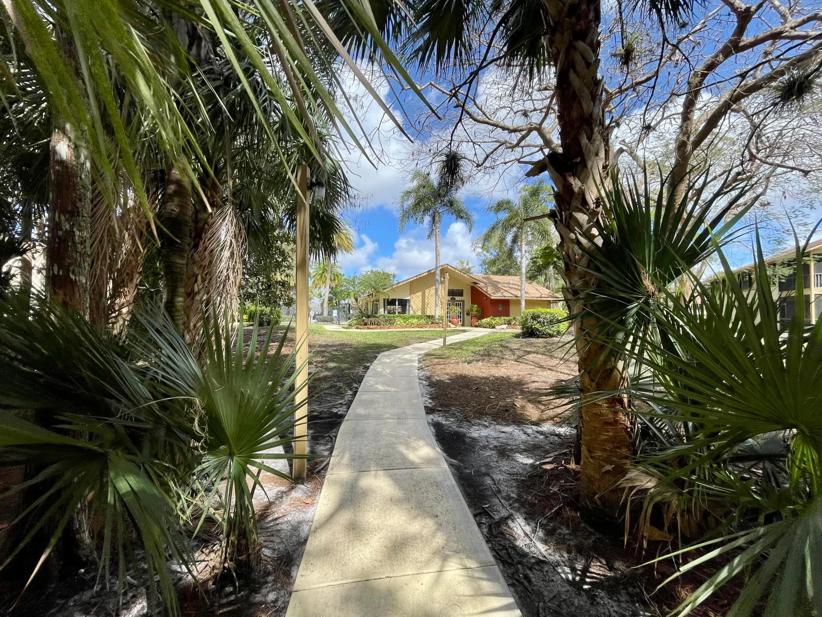 Walkway to Clubhouse/Pool