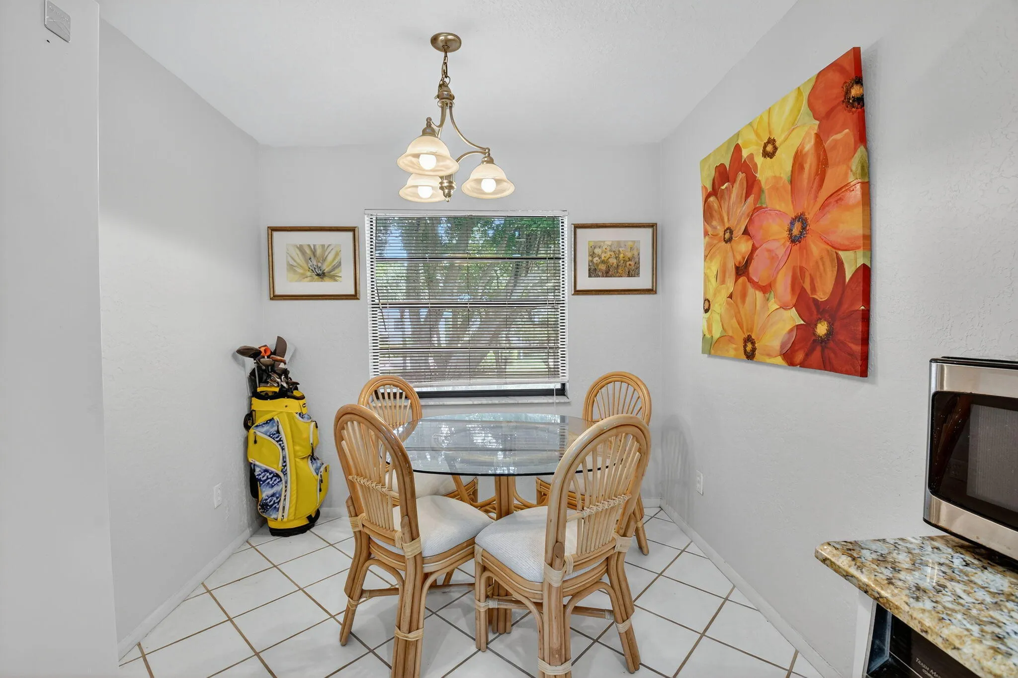 Eat-in Kitchen