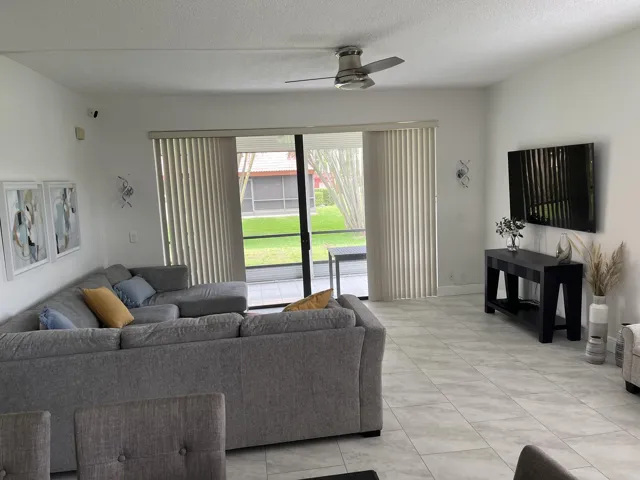 Very Comfortable Living Room
