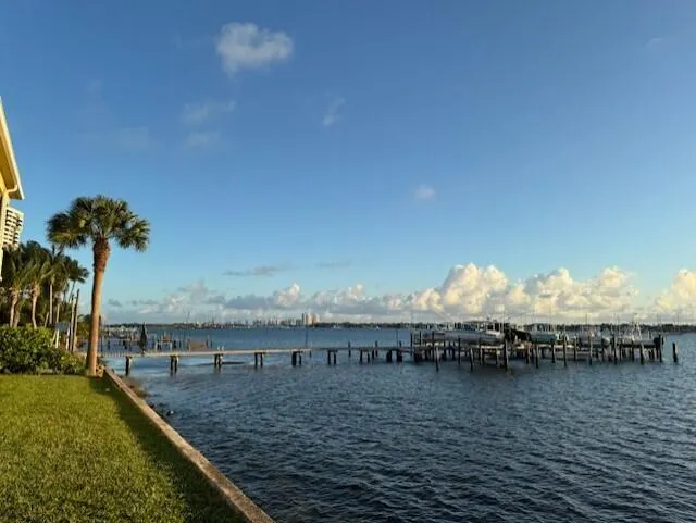 WATERFRONT SEAWALL NORTH