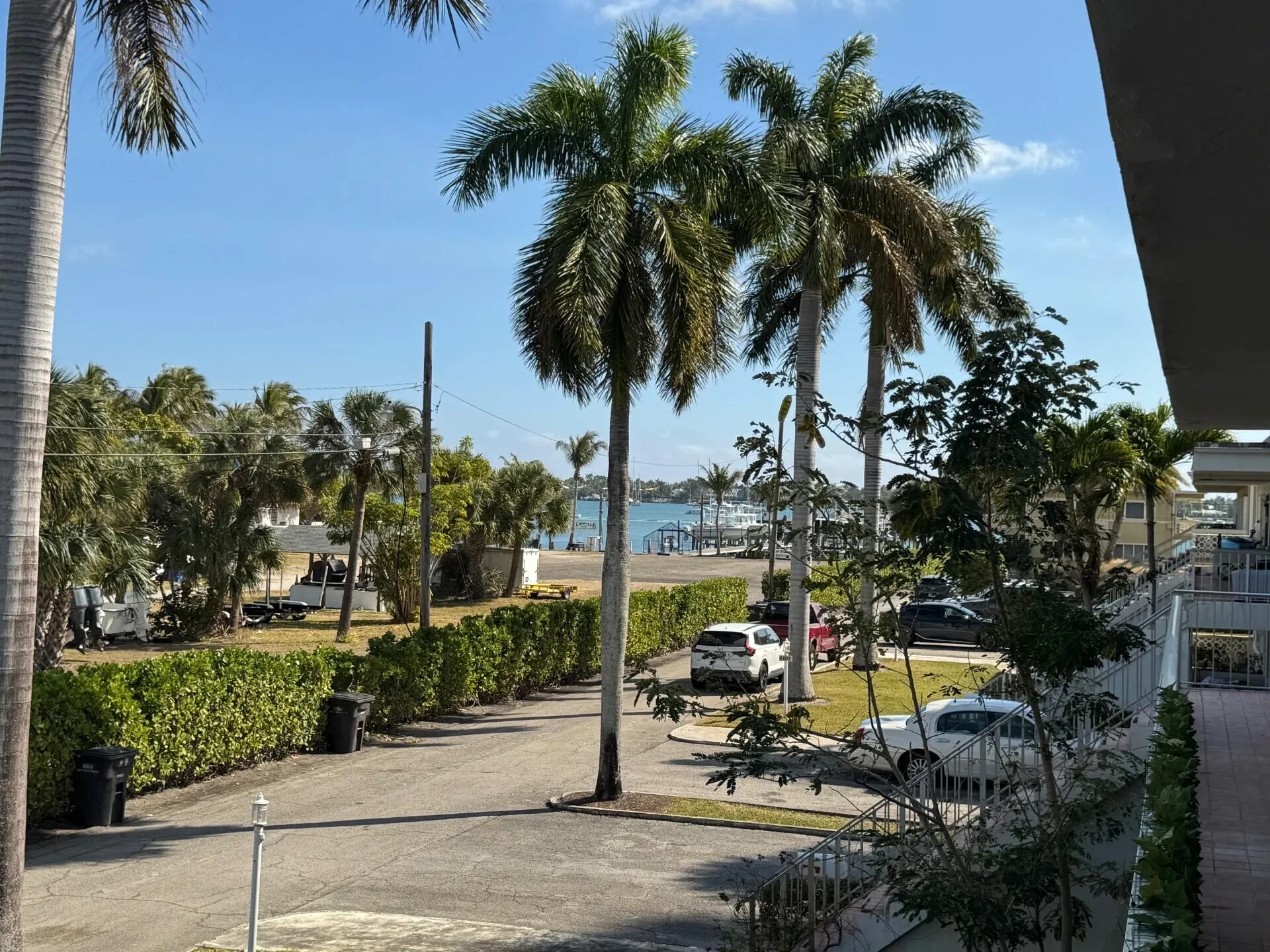 BALCONY WATERVIEWS