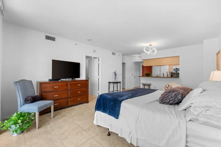 Current Tenant has Living Room set up as Bedroom
