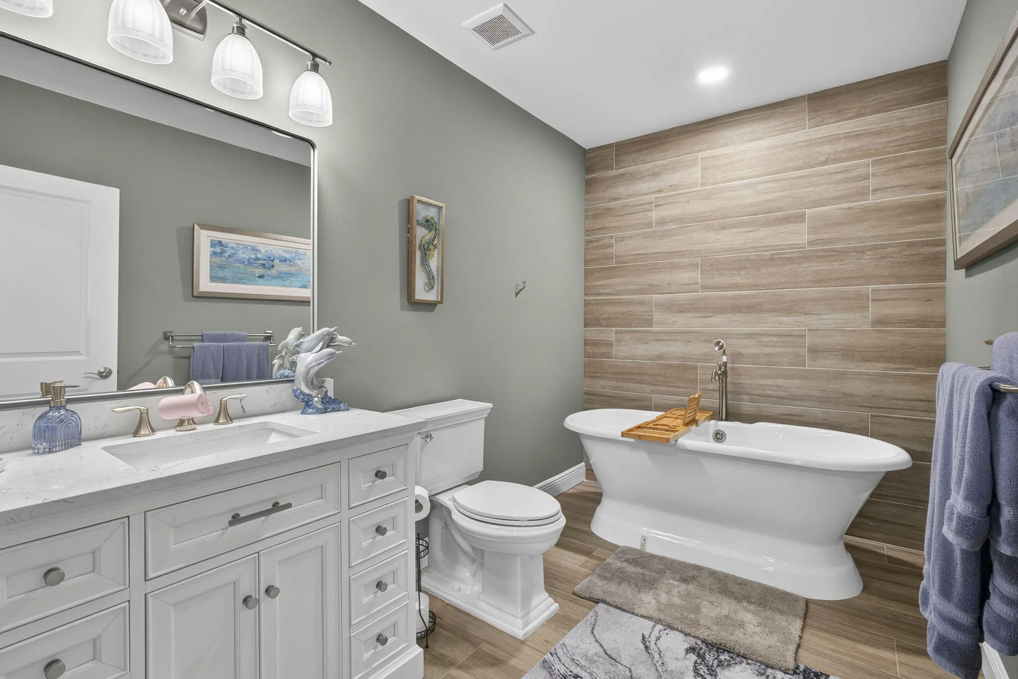 En-suite for bedroom 1